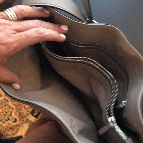 Largo gray pebble crossbody Tory Burch - Picture 2 of 8